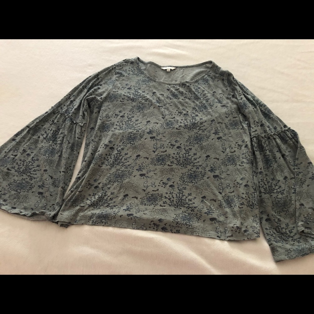 Women’s long sleeve above knee dress size L.